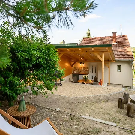 Kobuekki Vendeghaz شقة Bogács